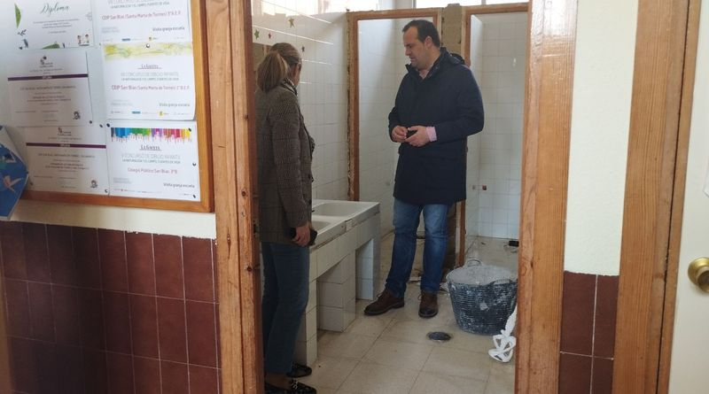 Comienza la reforma de los baños en el colegio San Blas de Santa Marta