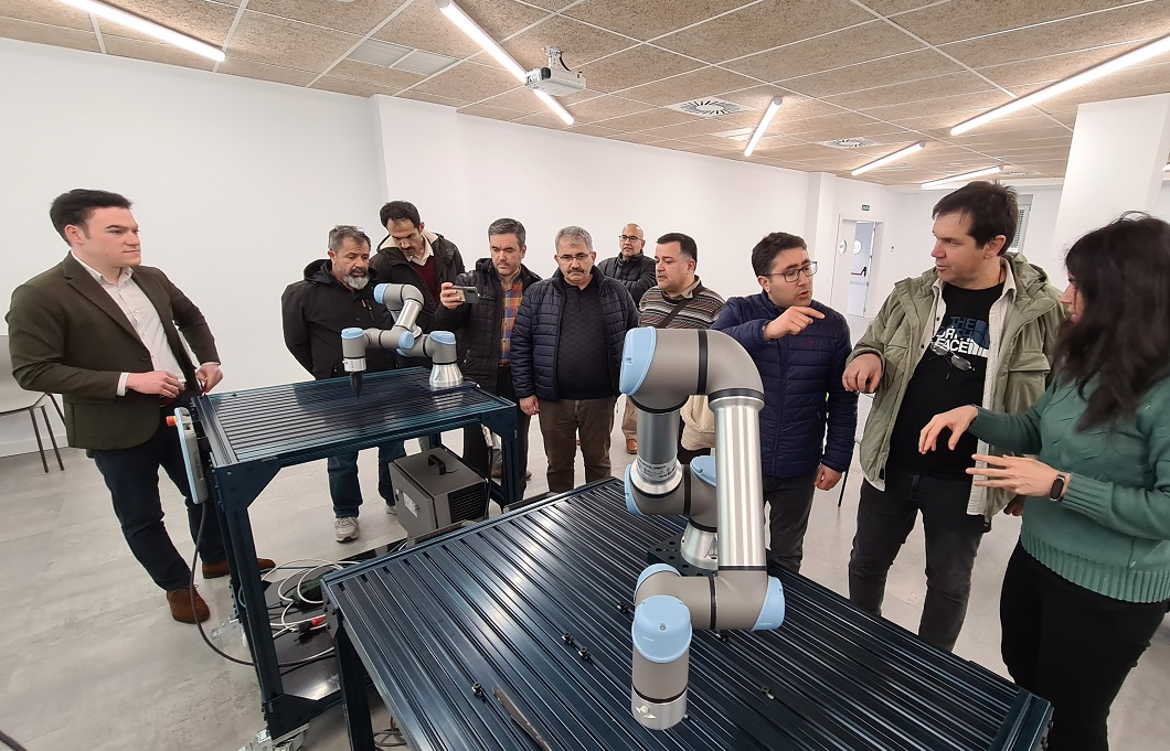 Profesores de Turquía se interesan por la formación en nuevas tecnologías del Centro TORMES+ de Salamanca