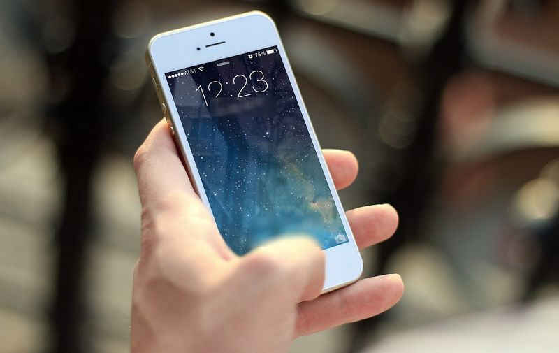 Asalta a una persona en Salamanca y le obliga a realizar tres Bizum 