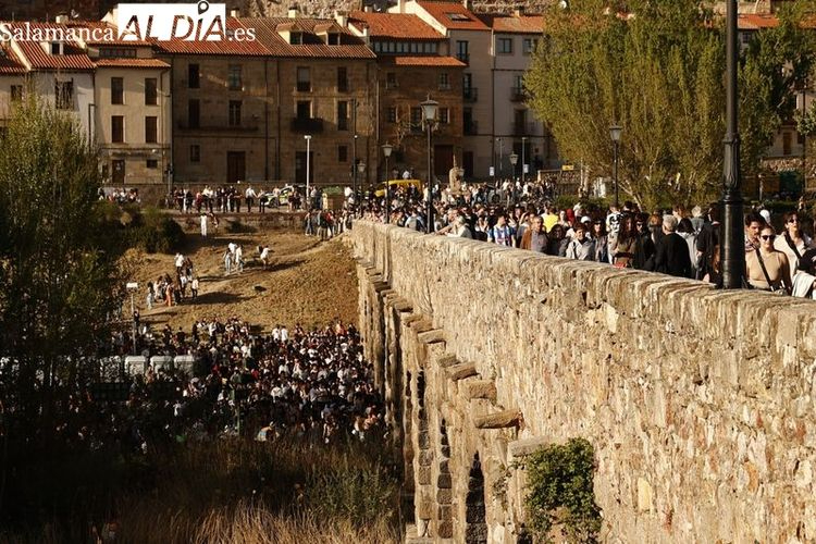 Buses especiales, actuaciones, zonas... para celebrar el Lunes de Aguas