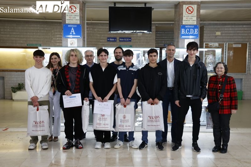 Entrega de premios a los 6 alumnos con mejores resultados en la fase local de la Olimpiada de Química