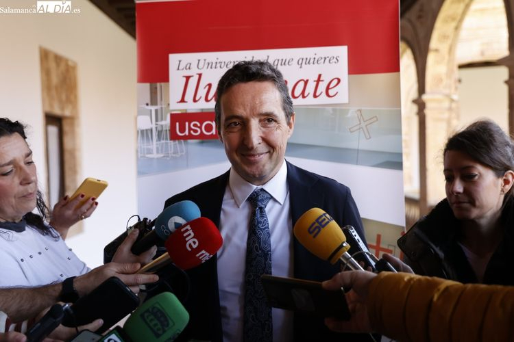 Una universidad más cercana que aúne tradición e innovación, estas son las propuestas de Corchado para la USAL 