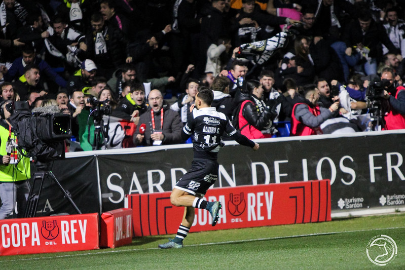 Álvaro Gómez renueva automáticamente con Unionistas en Riazor