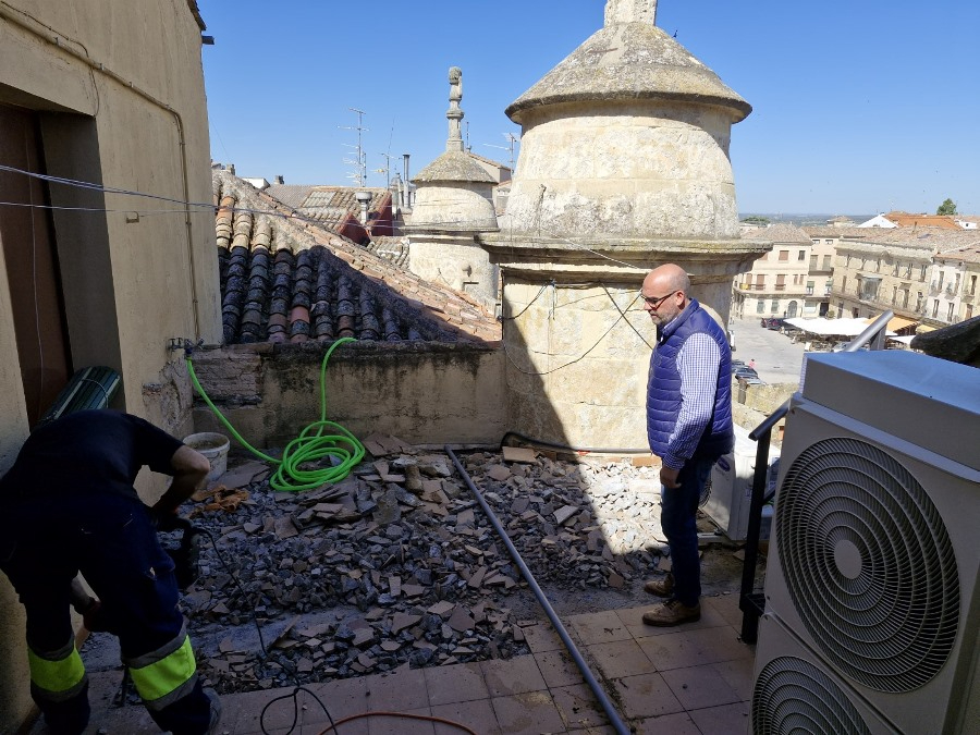 En marcha una mejora de la terraza superior de la Casa Consistorial