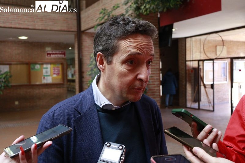 Vamos a hacer un esfuerzo para que los jóvenes tengan aquí su universidad y también su trabajo