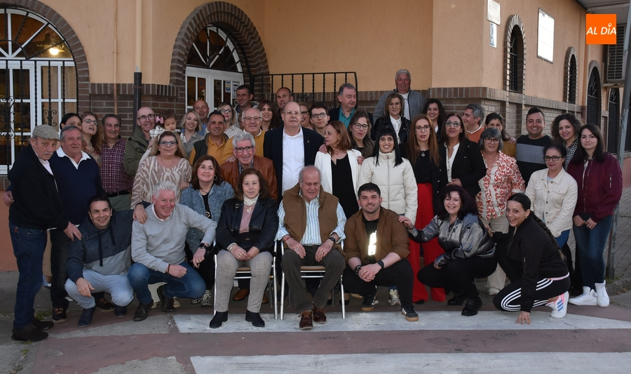 Juan Luis Benito recibe un homenaje sorpresa por su jubilación