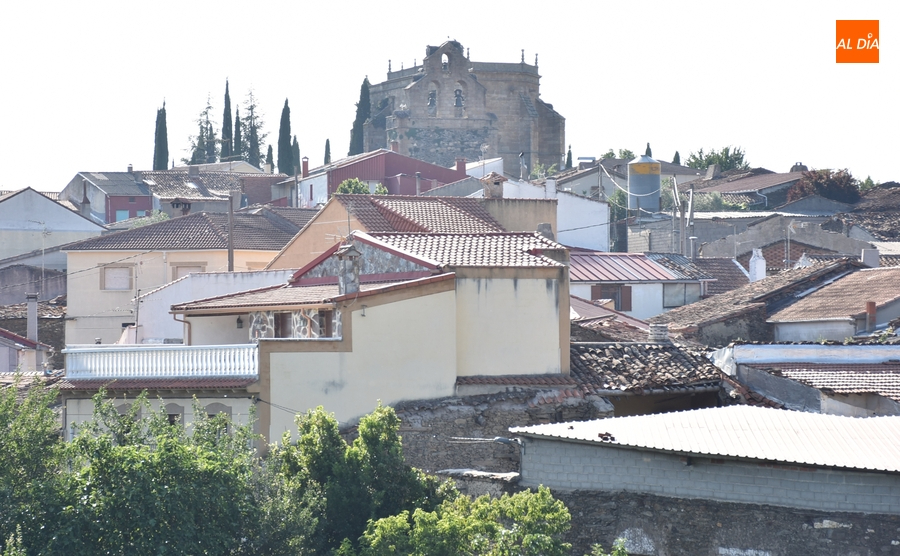 Robleda busca gestor para sus piscinas municipales con un precio de salida de sólo 100€