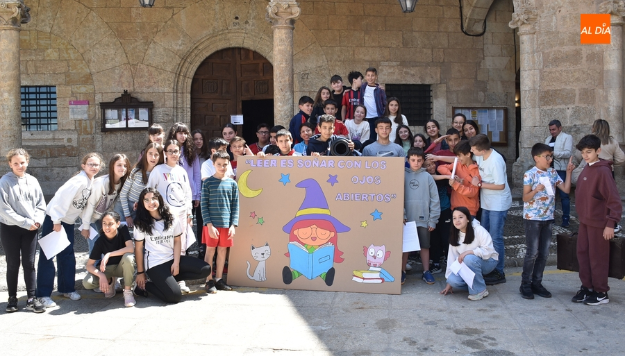 San Francisco celebra el Día del Libro leyendo en las residencias y en la calle