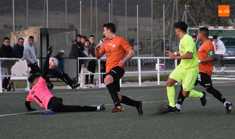 La UD Mirobrigense le da guerra al CDF Helmántico pero cae derrotada