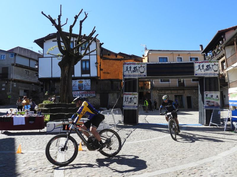 I Cronometrada Gallos y Gallinas en Cepeda de la Sierra