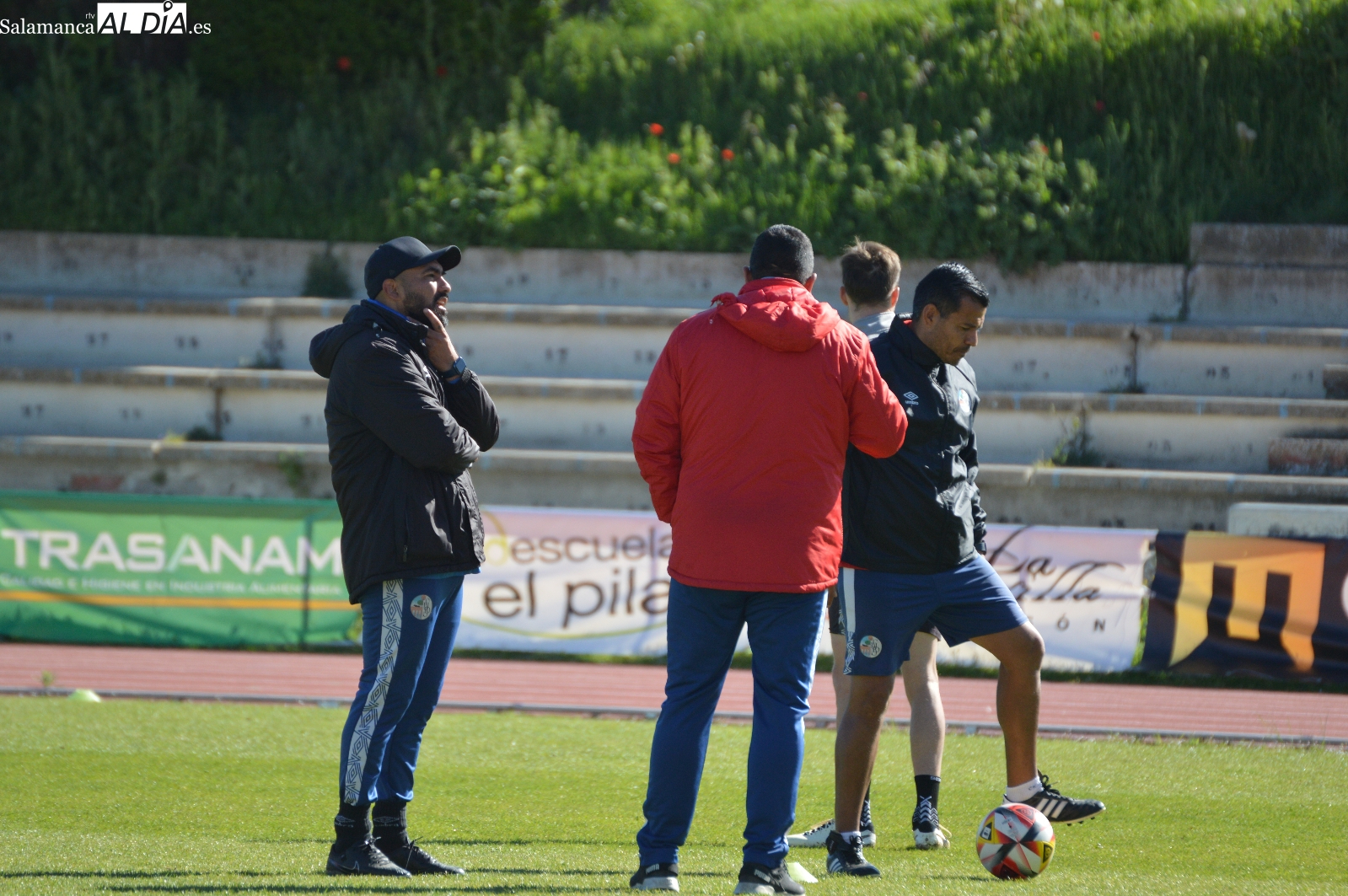 Jehu dice que el Salamanca UDS puede salir sin ningún problema con tres centrales en Tordesillas y no se moja con el lío de Martín Galván