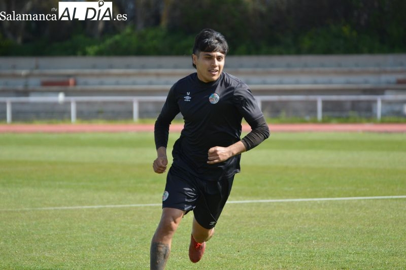 Gustavo: Espero que Lovato y Dueñas estén contando conmigo porque sería feliz de seguir en el Salamanca