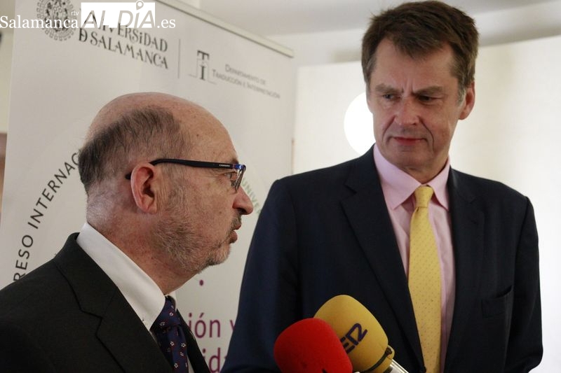 El motivo por el que el embajador del Reino Unido en España, Hugh Elliott, visita Salamanca