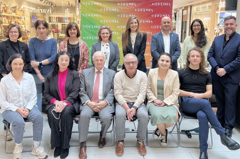 Interesante debate sobre el papel del farmacéutico al servicio de la sociedad actual