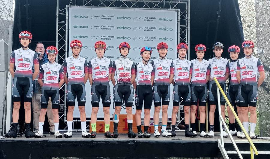 El equipo de Siega Verde roza el podio por equipos en el I Memorial Silvia Nogaledo