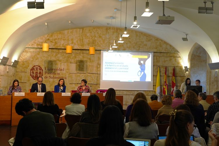 La UPSA celebra una jornada para abordar el acompañamiento a la familia en el duelo gestacional y perinatal  