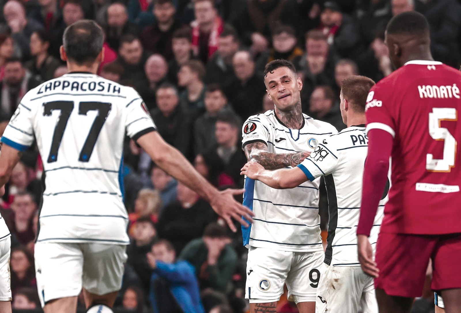 La Atalanta deja al borde del KO al Liverpool; la Roma, el Benfica y el Leverkusen vencen al Milan, el Marsella y el West Ham