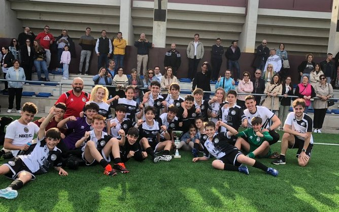 El Infantil B de Unionistas, primer campeón de todo el fútbol base en la temporada 23/24