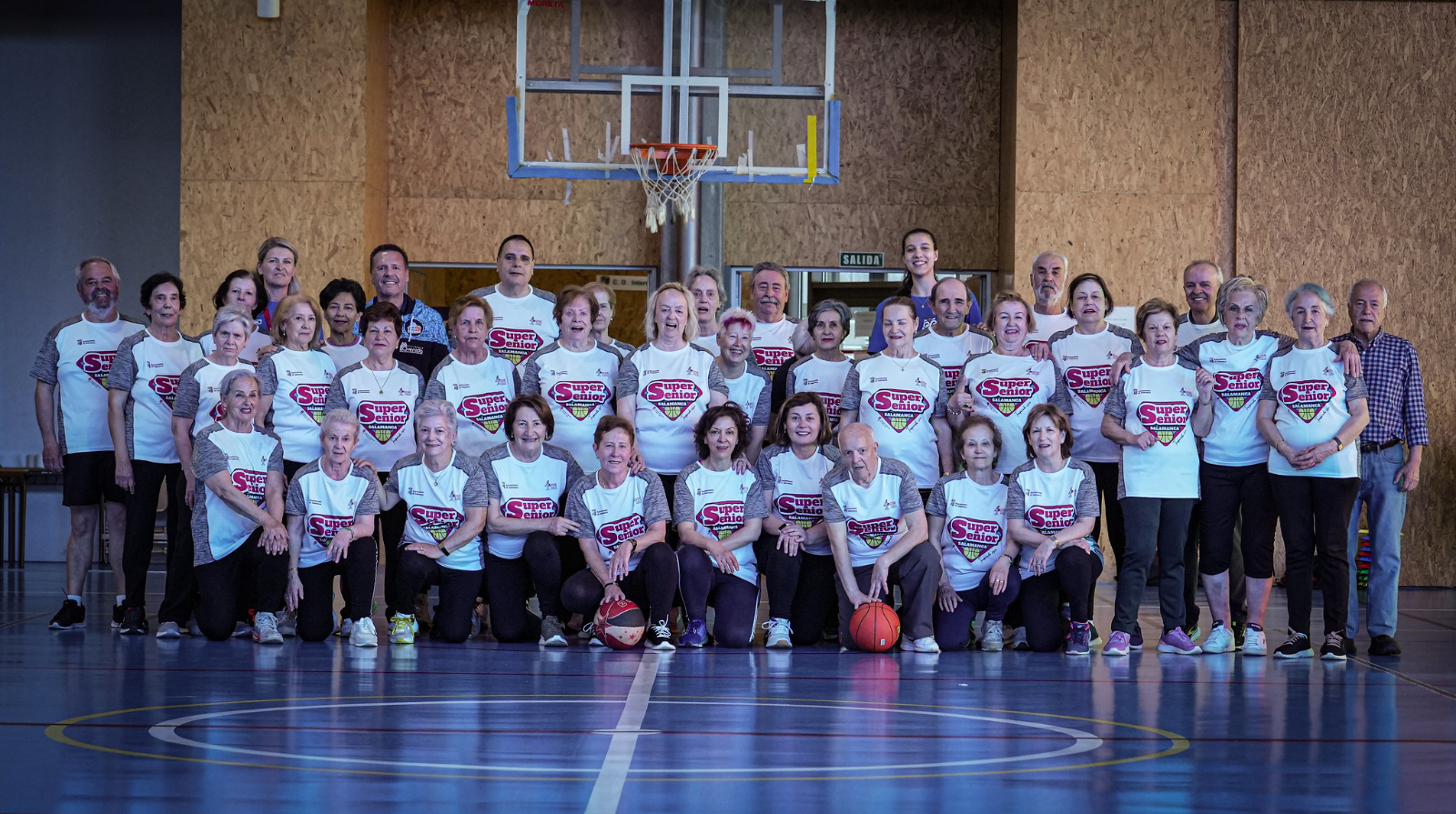 El Perfumerías Avenida, con Nacho Martínez y Lucía Rodríguez a la cabeza, entrenan al equipo Supersenior
