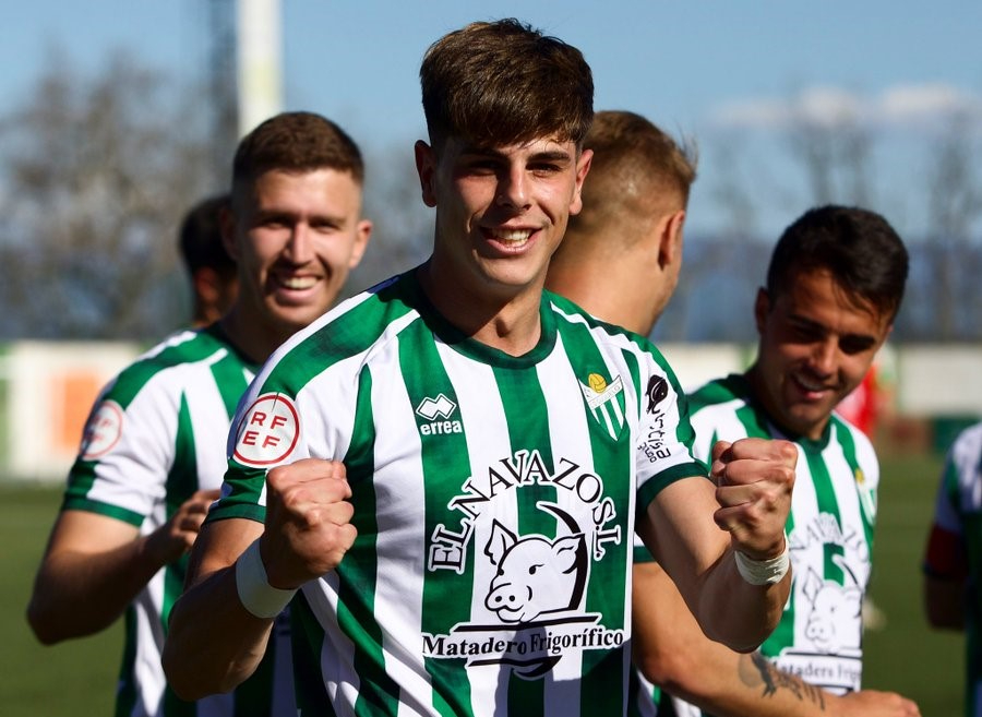 El CD Guijuelo, con el cuarto puesto en la mano para el playoff