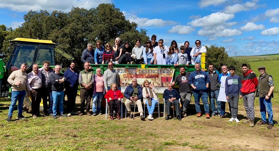 La Peña Puerta del Desencierro disfruta de un día de convivencia en la Finca Las Carboneras
