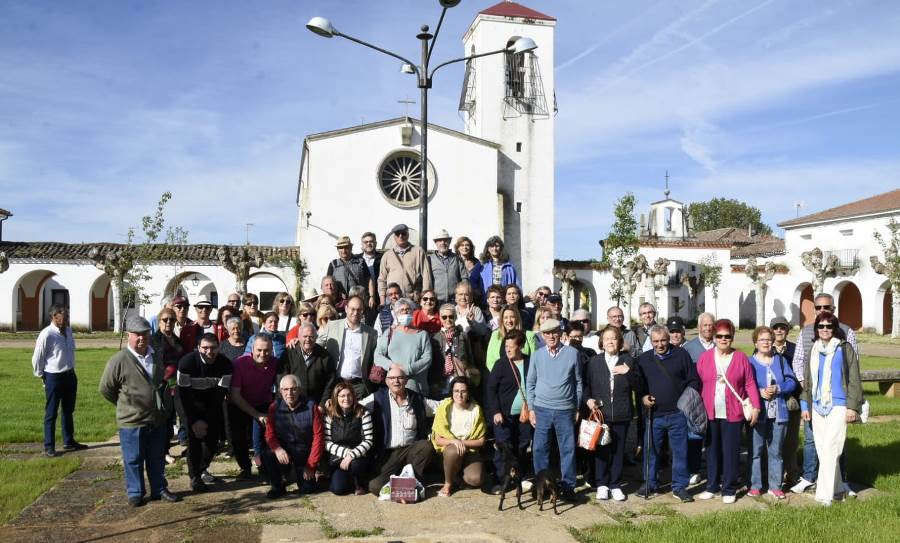 Vecinos del área de Machacón visitan los pueblos de colonización de Ciudad Rodrigo