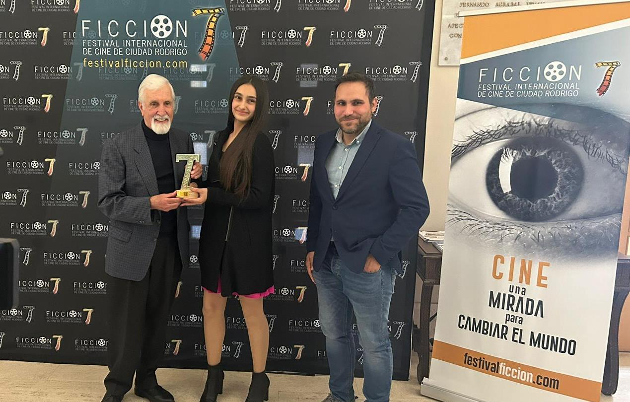 FICCI-ON entrega con un canto a la paz los premios de su 13ª edición