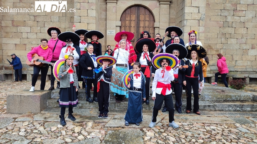 Las peñas dan el pistoletazo de salida a las fiestas en Yecla de Yeltes
