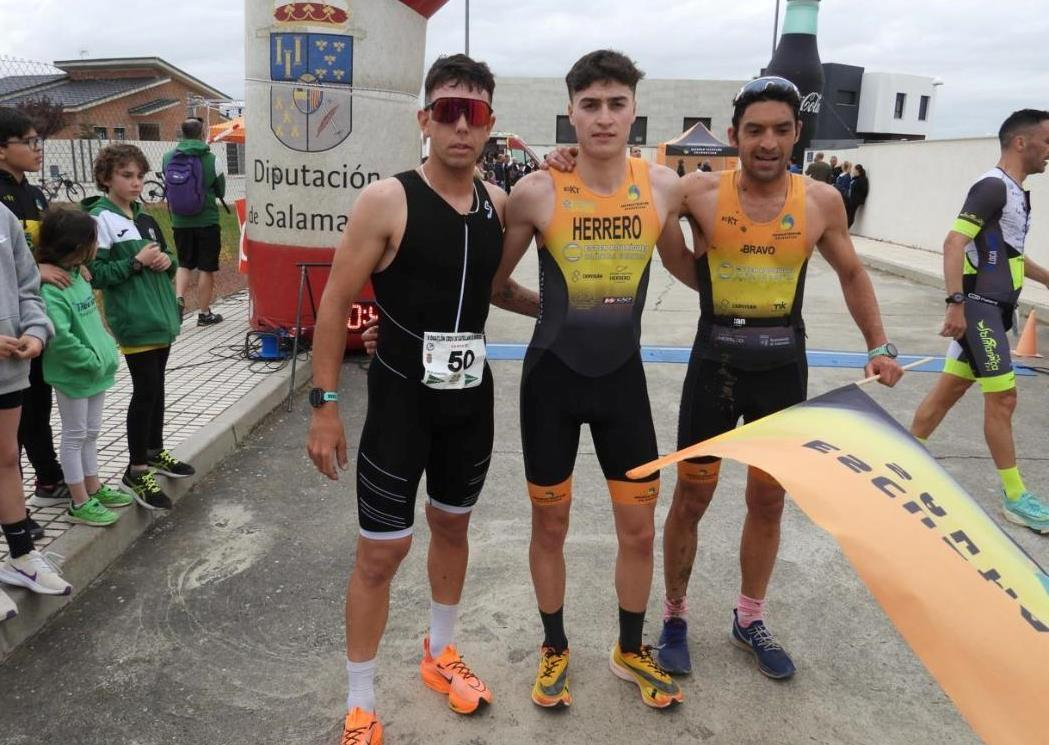 Alejandro Rodríguez y Pilar Pérez suben al podio en el Duatlón de Castellanos de Moriscos