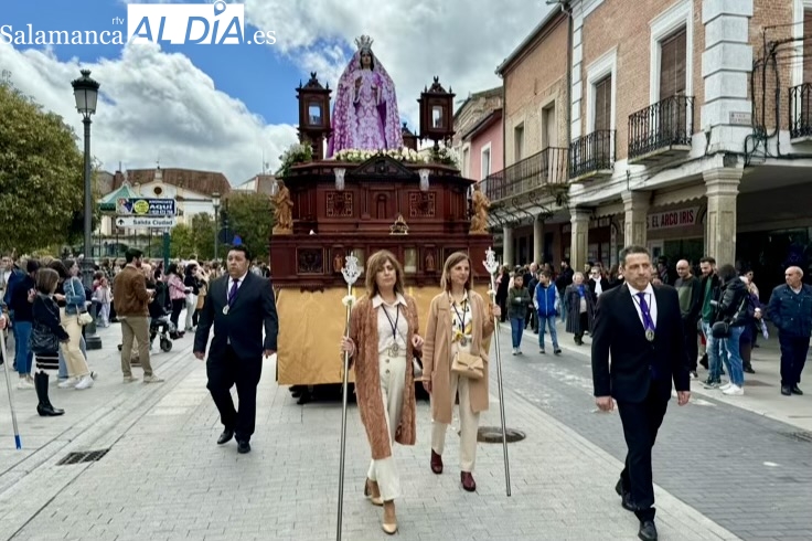 Multitudinario recibimiento a la Misericordia en las calles para vivir su esperada procesión