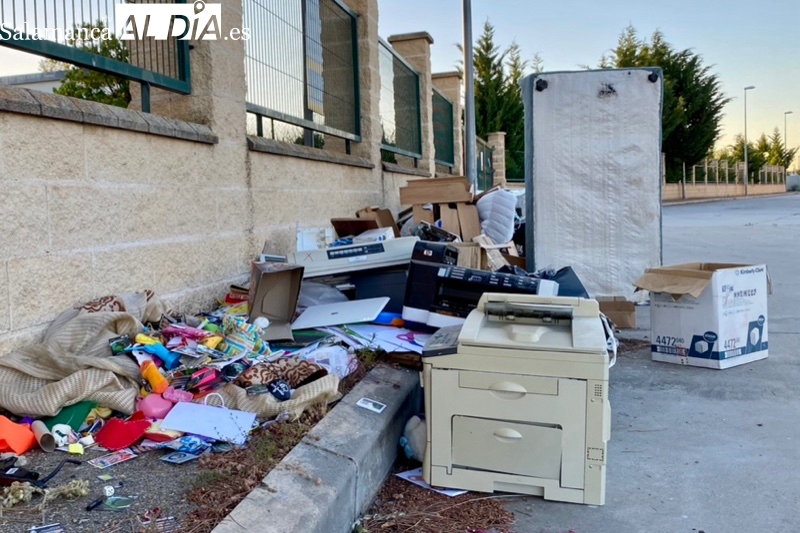 En marcha una campaña de concienciación vecinal contra el abandono de residuos en la calle