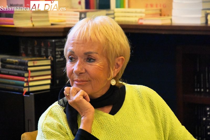 Monika Zgustova presenta en Salamanca la biografía de la traductora y amor de Kafka