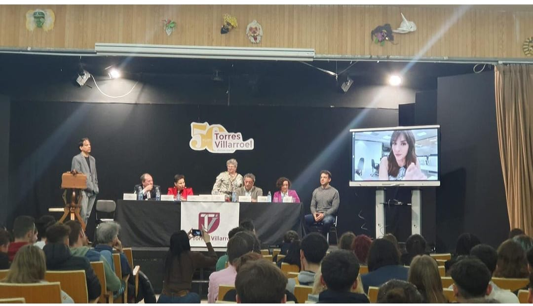 El IES Torres Villarroel cumple 50 años de historia y lo celebra con un reencuentro muy especial