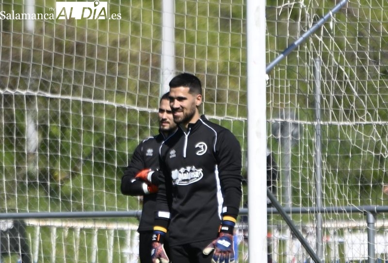 Cacha se reincorpora a los entrenamientos con el grupo y Etxaniz es la única ausencia en Unionistas