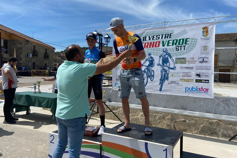 Daniel Pérez y Eva Domínguez, los mejores en la prueba reina de la BTT Infierno Verde de Vilvestre