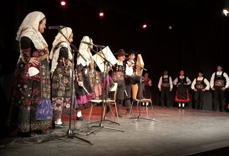 El grupo Montaraces y Charros lleva el folclore de Salamanca a Parla