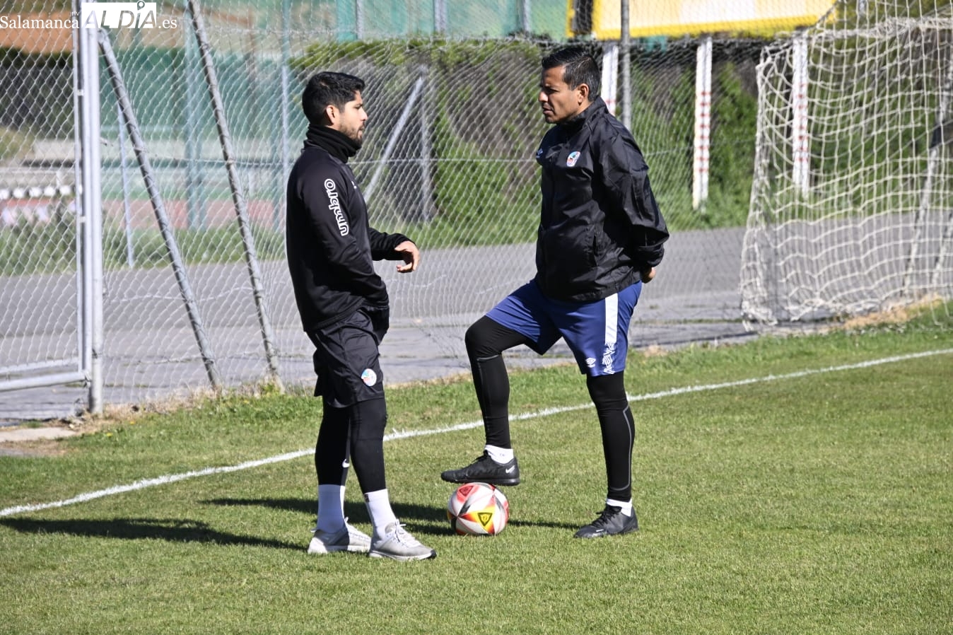 El Salamanca UDS vuelve a los entrenamientos con ganas y rabia para ascender en el playoff: Galván se viste de corto... a la espera de si se opera