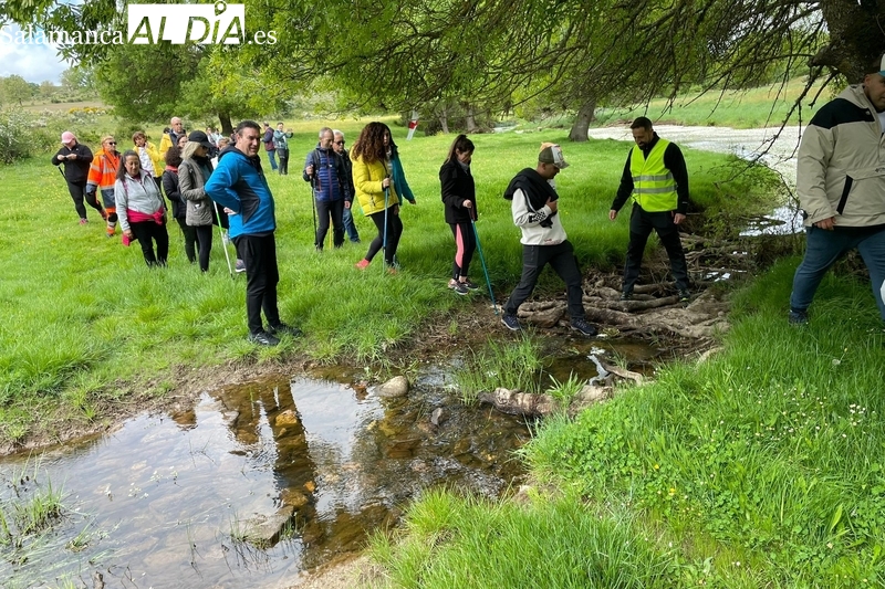 Cerca de 200 senderistas participan en la I Marcha Senderista de Valderrodrigo