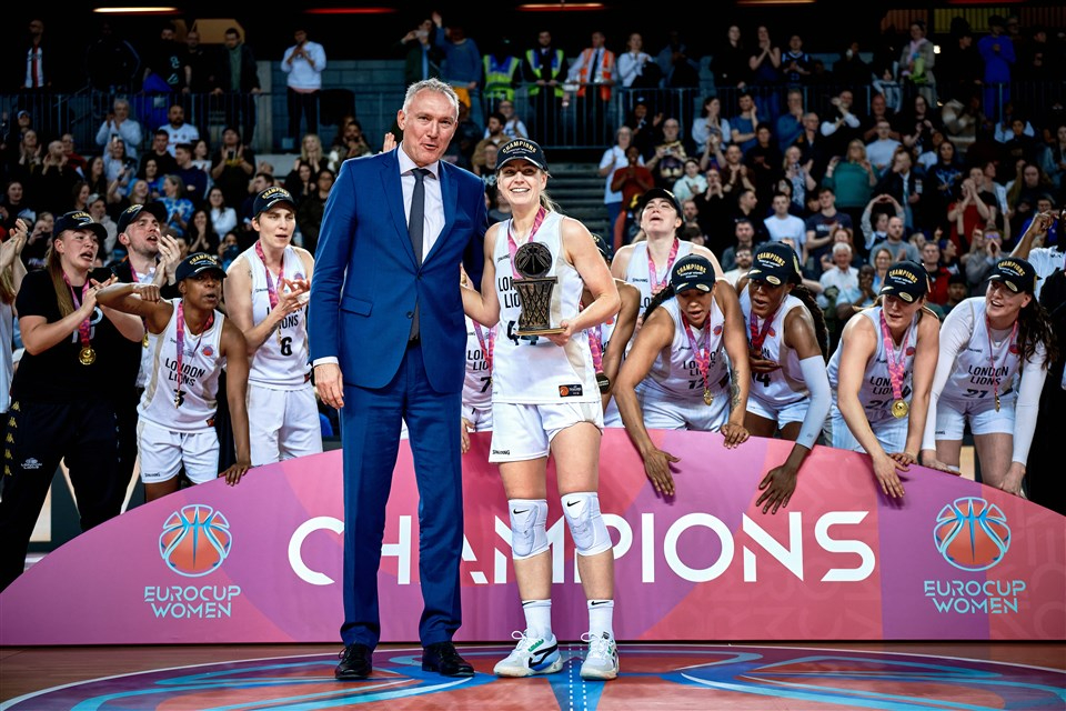 Karlie Samuelson, ex del Perfumerías Avenida, campeona de la Eurocup y MVP de las finales