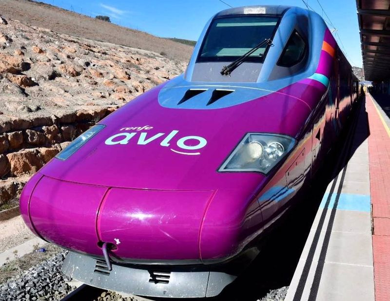 Nuevos vehículos para los viajes en alta velocidad de Valladolid a Alicante en menos de 4 horas