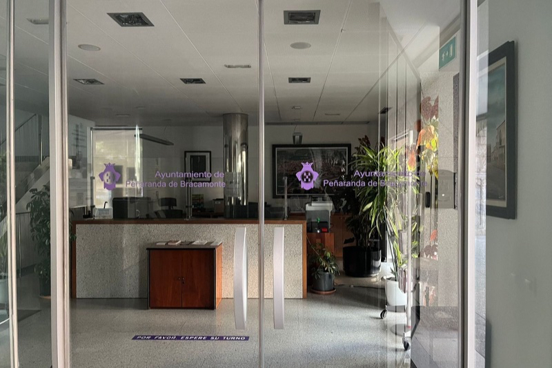 El PP registra una moción para solicitar la instalación de puertas automáticas en el Ayuntamiento para mejorar la accesibilidad