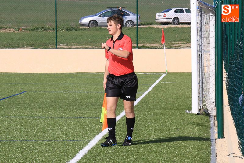 Terror en Villamayor: varias personas aparecen con un machete en El Salinar durante un partido de juveniles