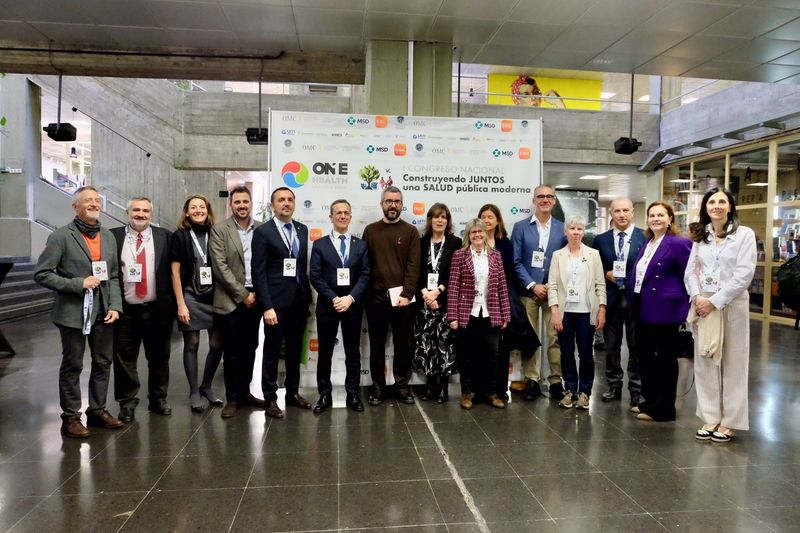 La gripe aviar que circula actualmente ha roto todos los moldes conocidos y es muy impredecible