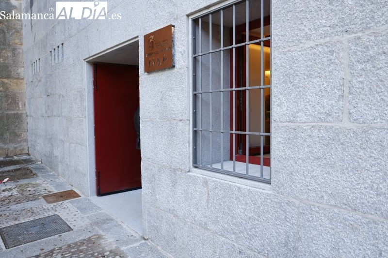 El nuevo punto de información turística en la Plaza de Anaya recibe a 1.381 personas durante la Semana Santa