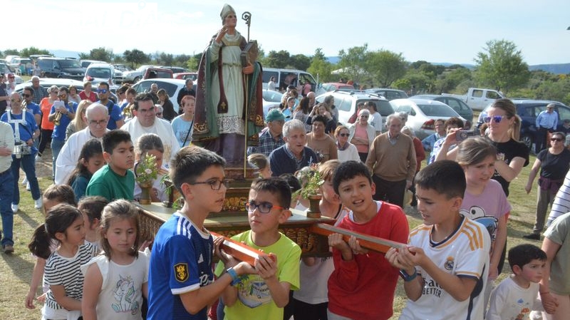 La celebración de San Gregorio congrega a los lumbralenses en Las Viñas