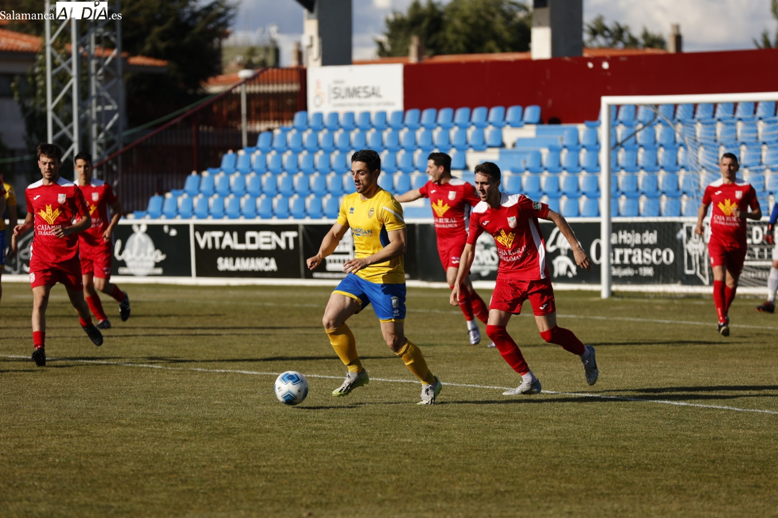 El Monterrey pierde con el Navega para dejar colíderes al Peñaranda y el Helmántico (1-2)