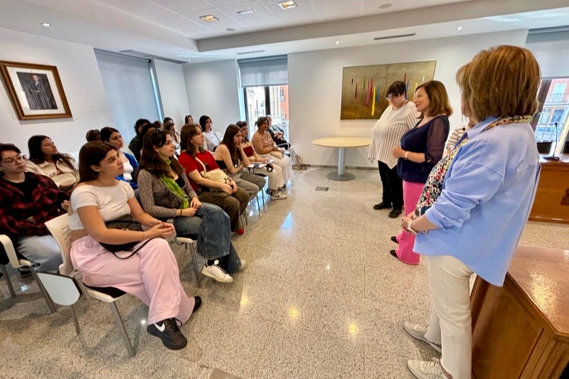 Peñaranda da la bienvenida a los jóvenes autores del 7º concurso de cortos por la igualdad