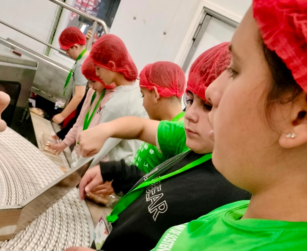 Los escolares del proyecto nacional ‘Fabricando Ilusiones’ conocen algunas de las grandes empresas peñarandinas