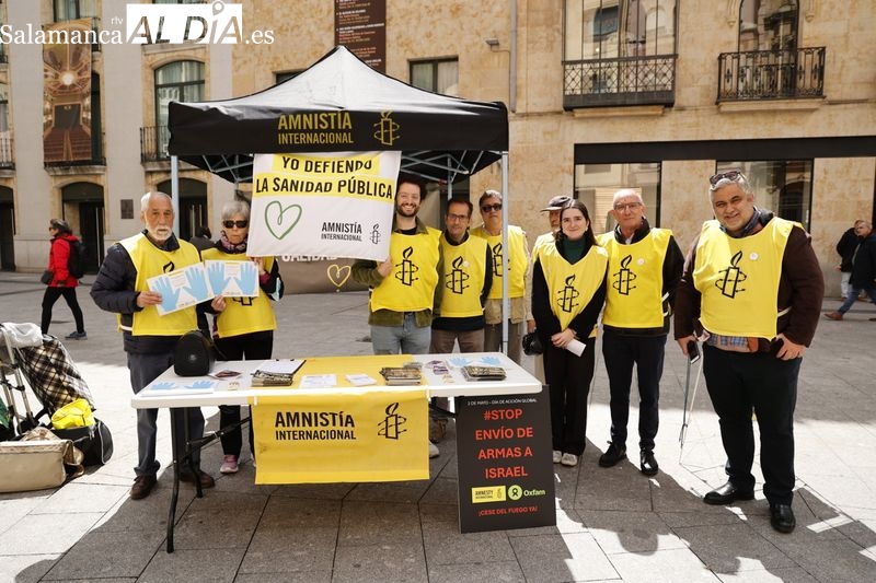 Amnistía Internacional recoge firmas para reforzar el Sistema Nacional de Salud