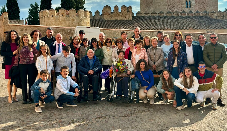 María Jesús Zamarreño celebra sus 100 años acompañada de toda su familia